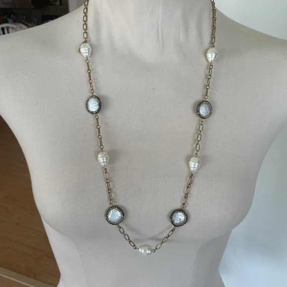 White Coin and Baroque Pearl Necklace 30 inches NEW NO TAGS - Picture 2 of 9